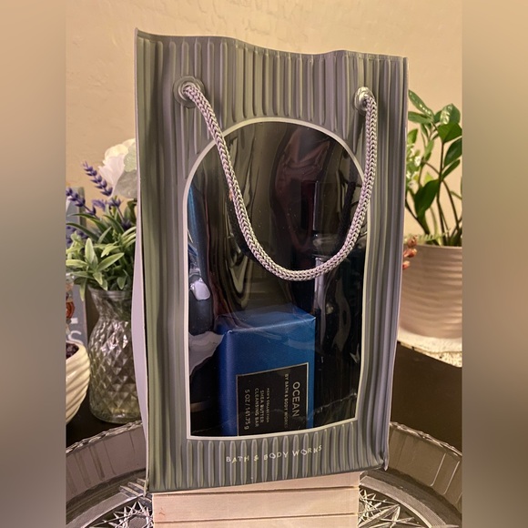 💥SALE! BATH & BODY WORKS LIMITED EDITION “OCEAN” GIFT SET. BRAND NEW! - Picture 3 of 5